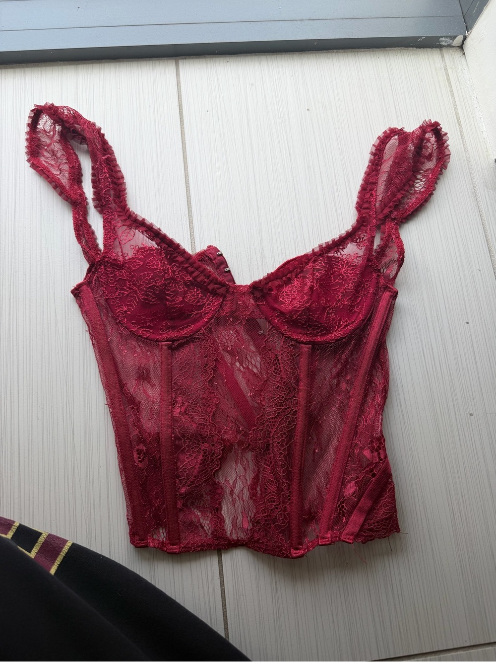 White Fox Boutique Burgundy Lace Bustier Top - Picture 2 of 3